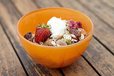 快节奏类恶魔城动作游戏《Vernal Edge》公布